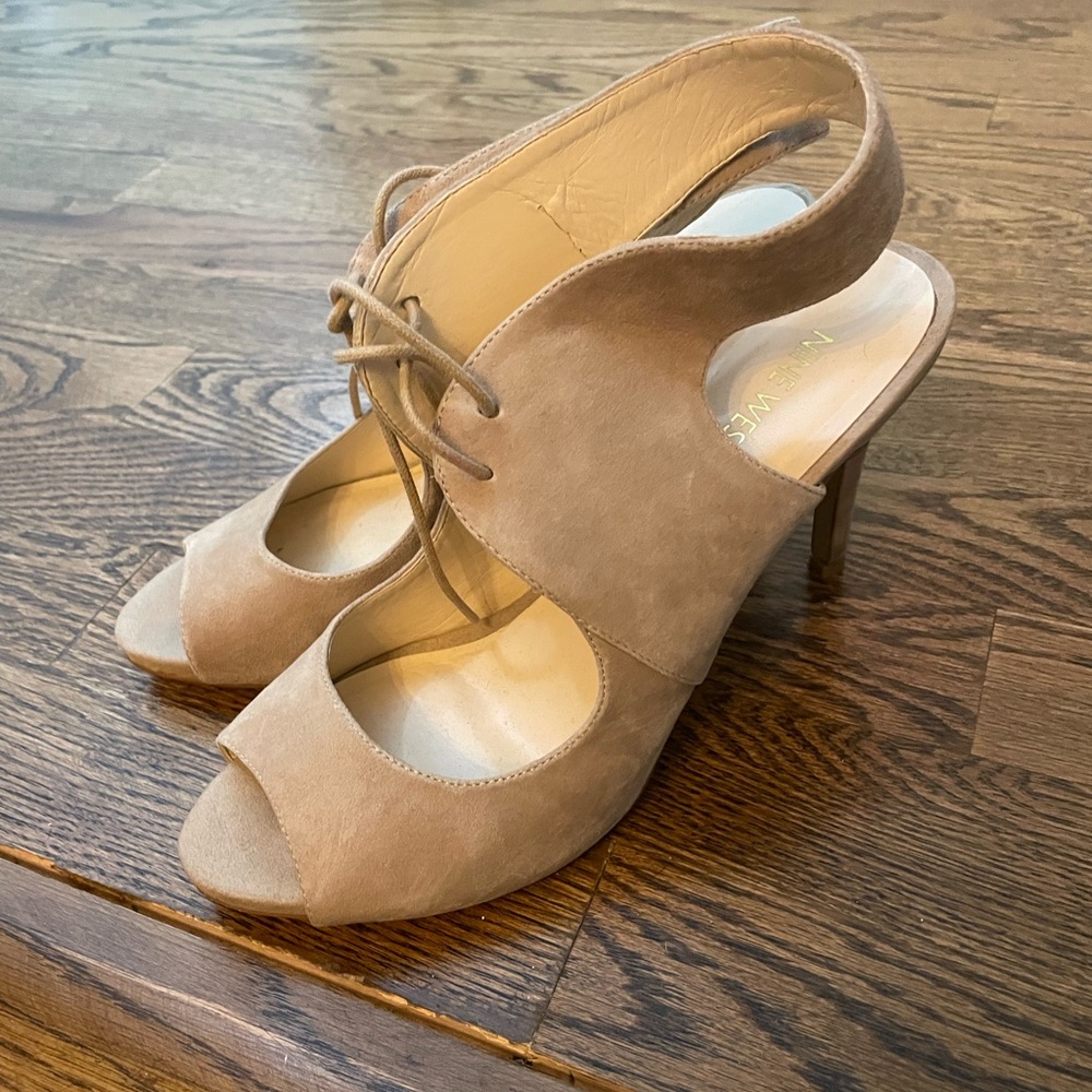 Nine West taupe suede lace up open toed heels. Size 8.5 - Picture 4 of 4